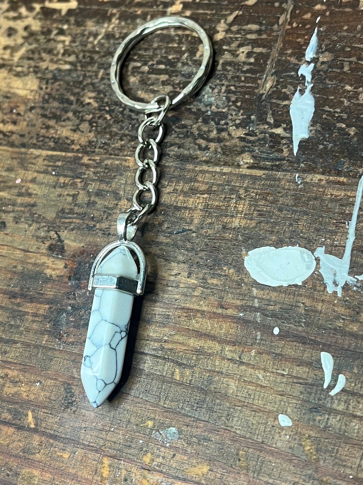 White howlite crystal stone keychain