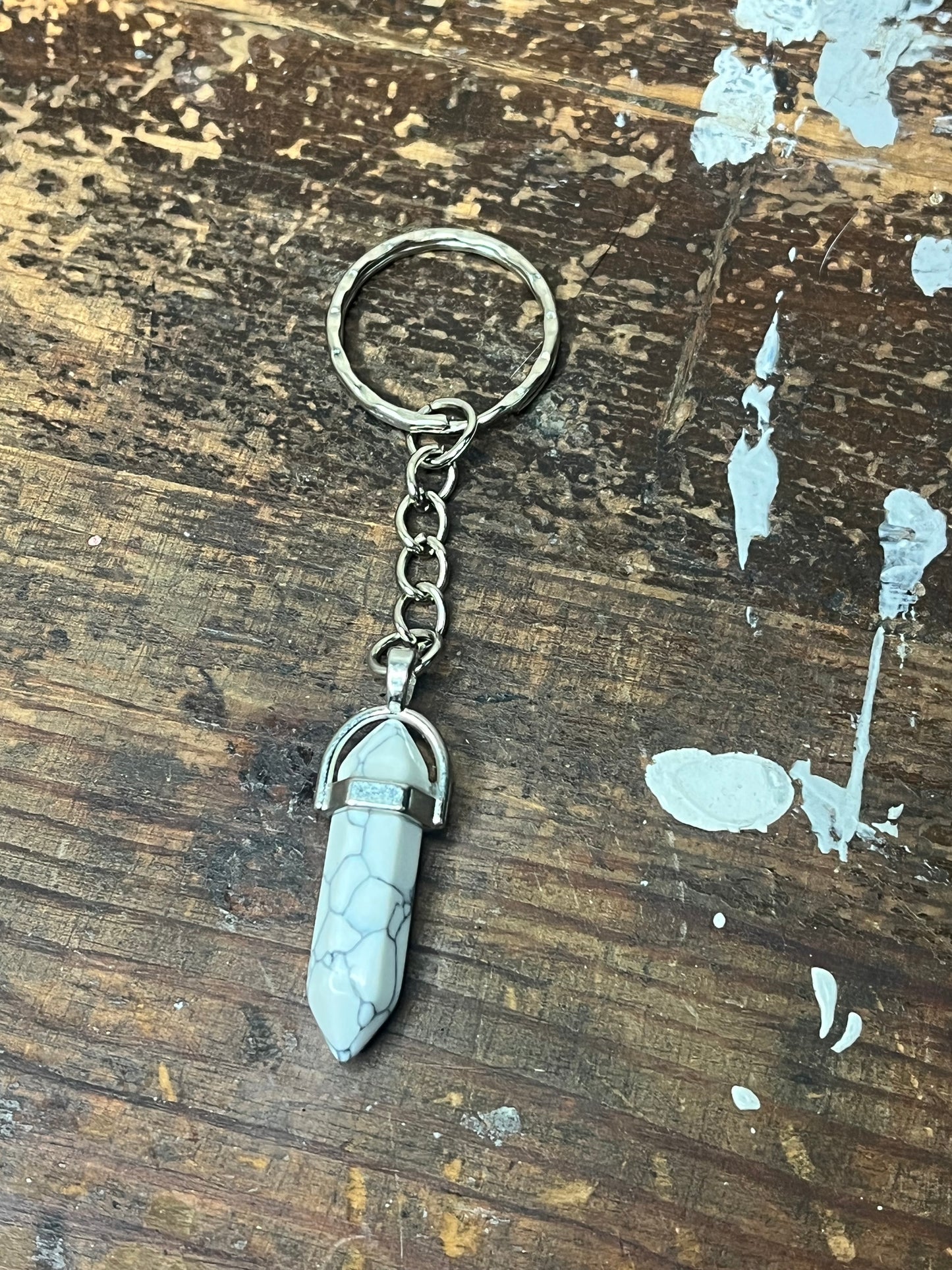 White howlite crystal stone keychain