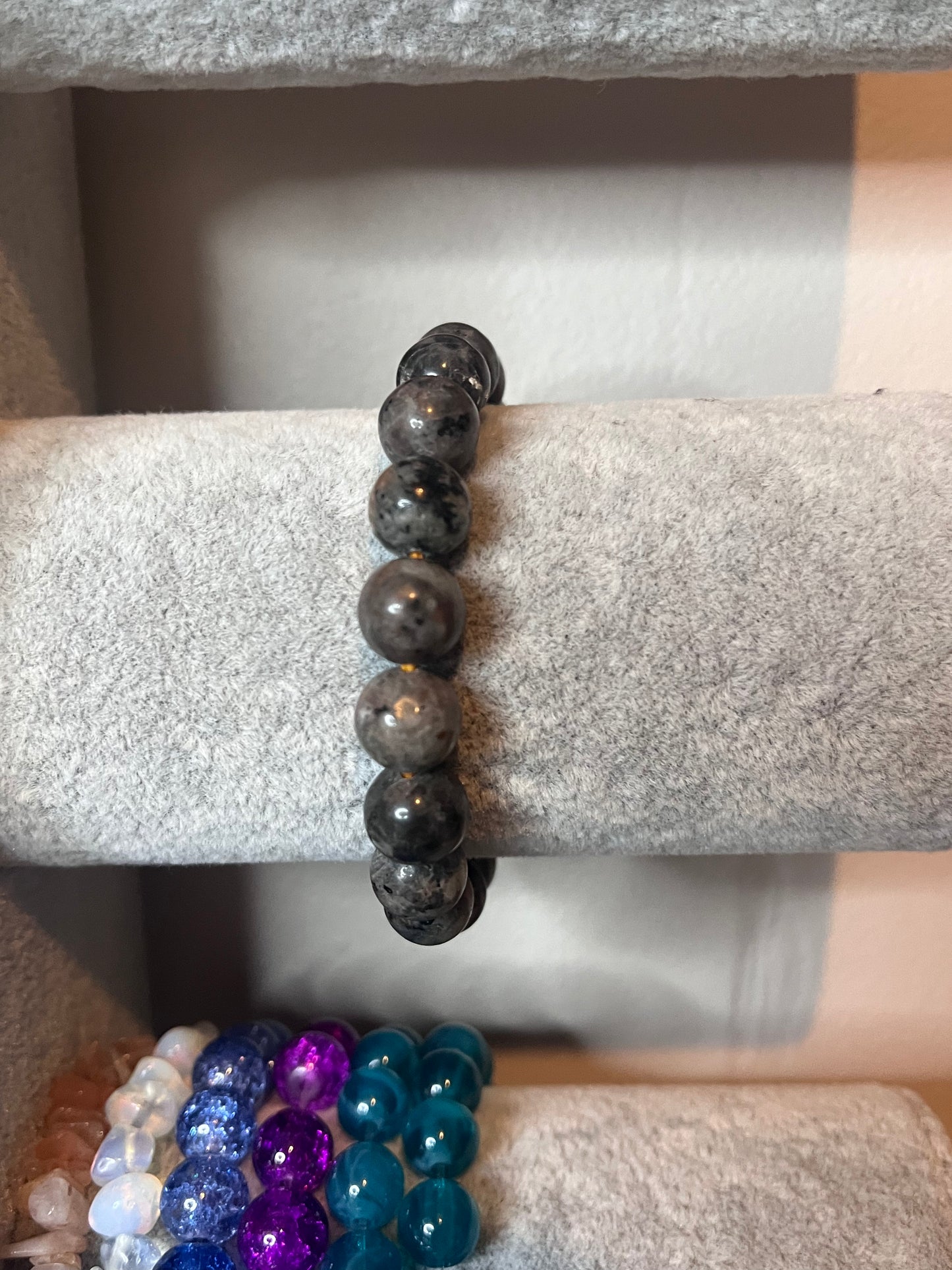 Smooth grey stone bracelet