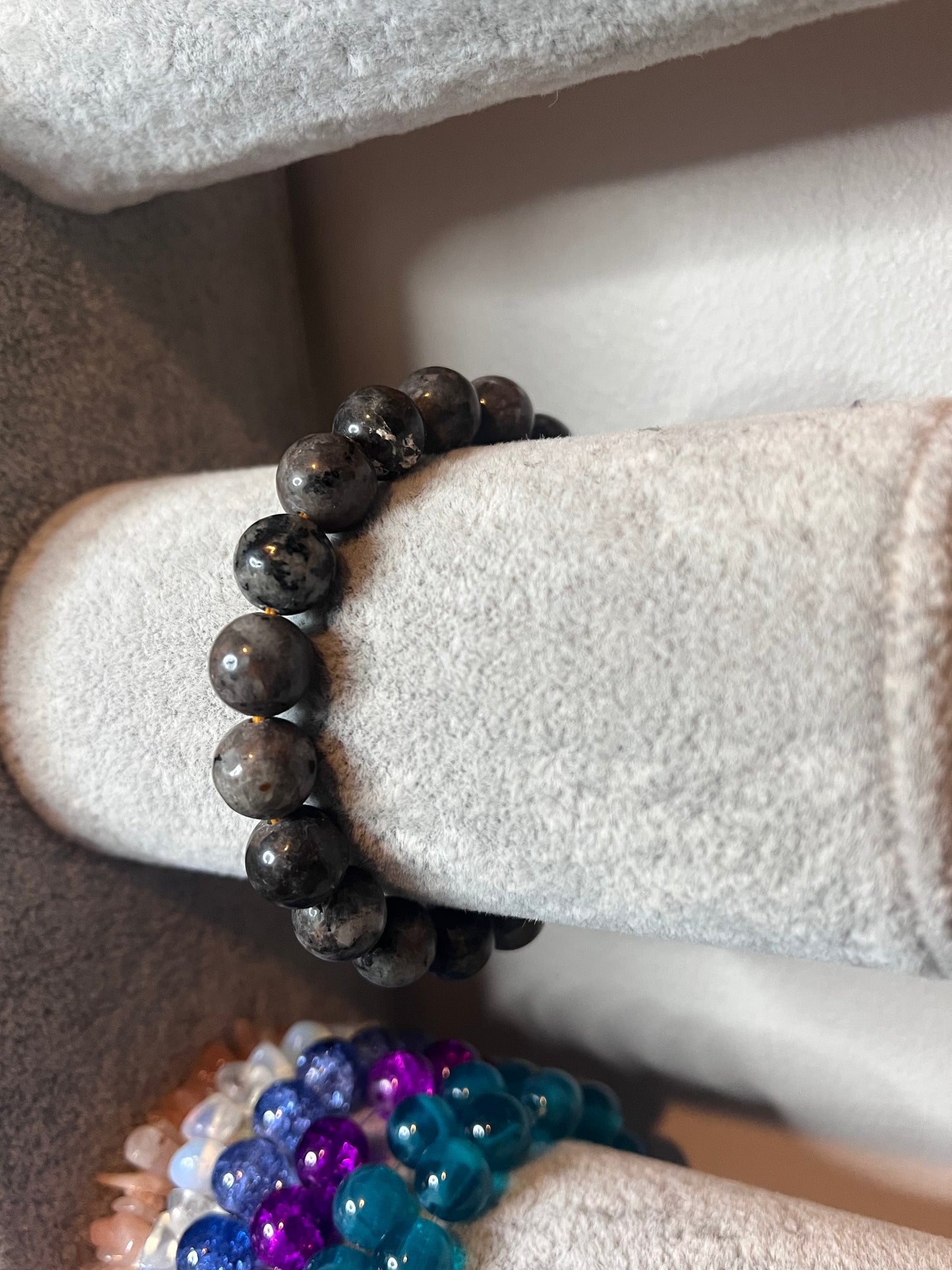 Smooth grey stone bracelet